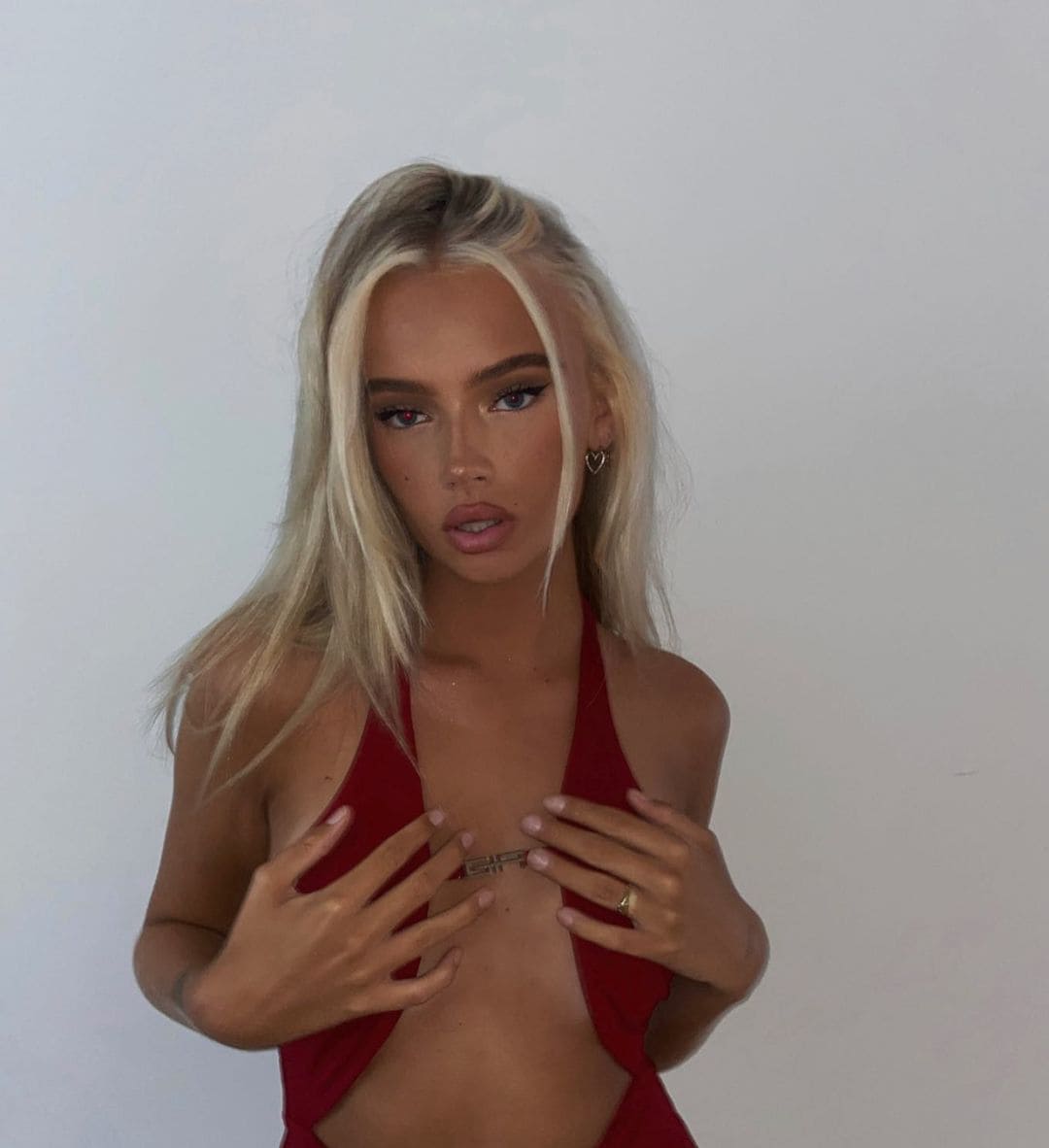 Emma Ellingsen photo 14