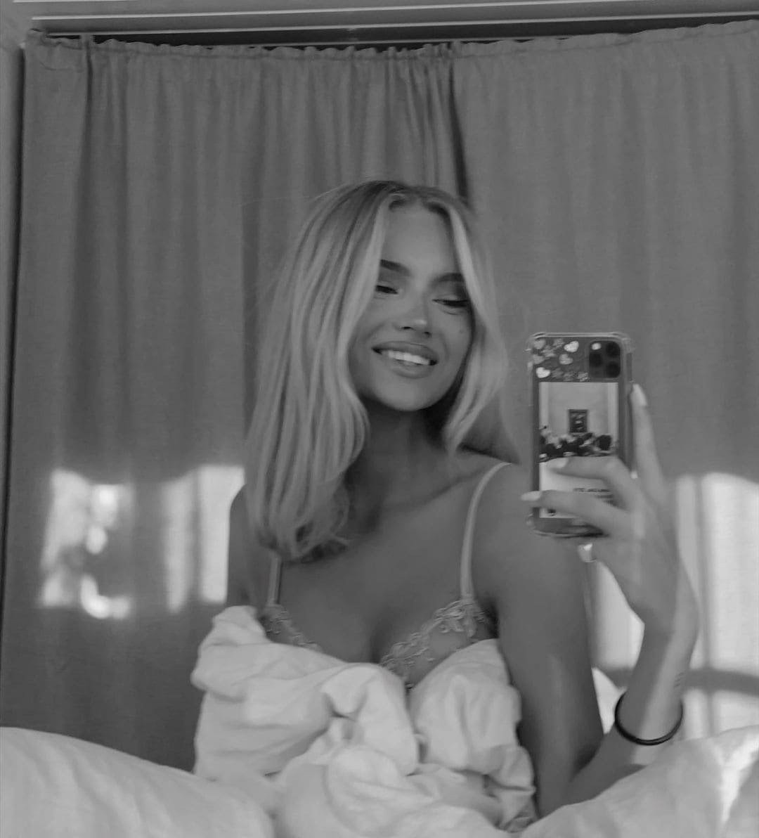 Emma Ellingsen photo 4