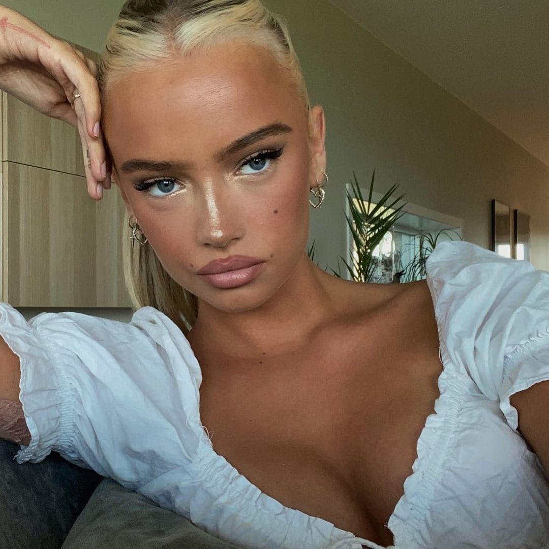Emma Ellingsen photo 1